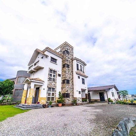Aurora Castle Casa de hóspedes Luodong Exterior foto